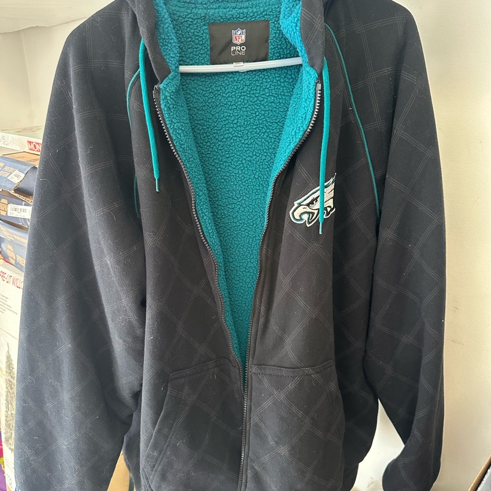 Authentic Male NFL Philadelphia Eagles zip up hoodie